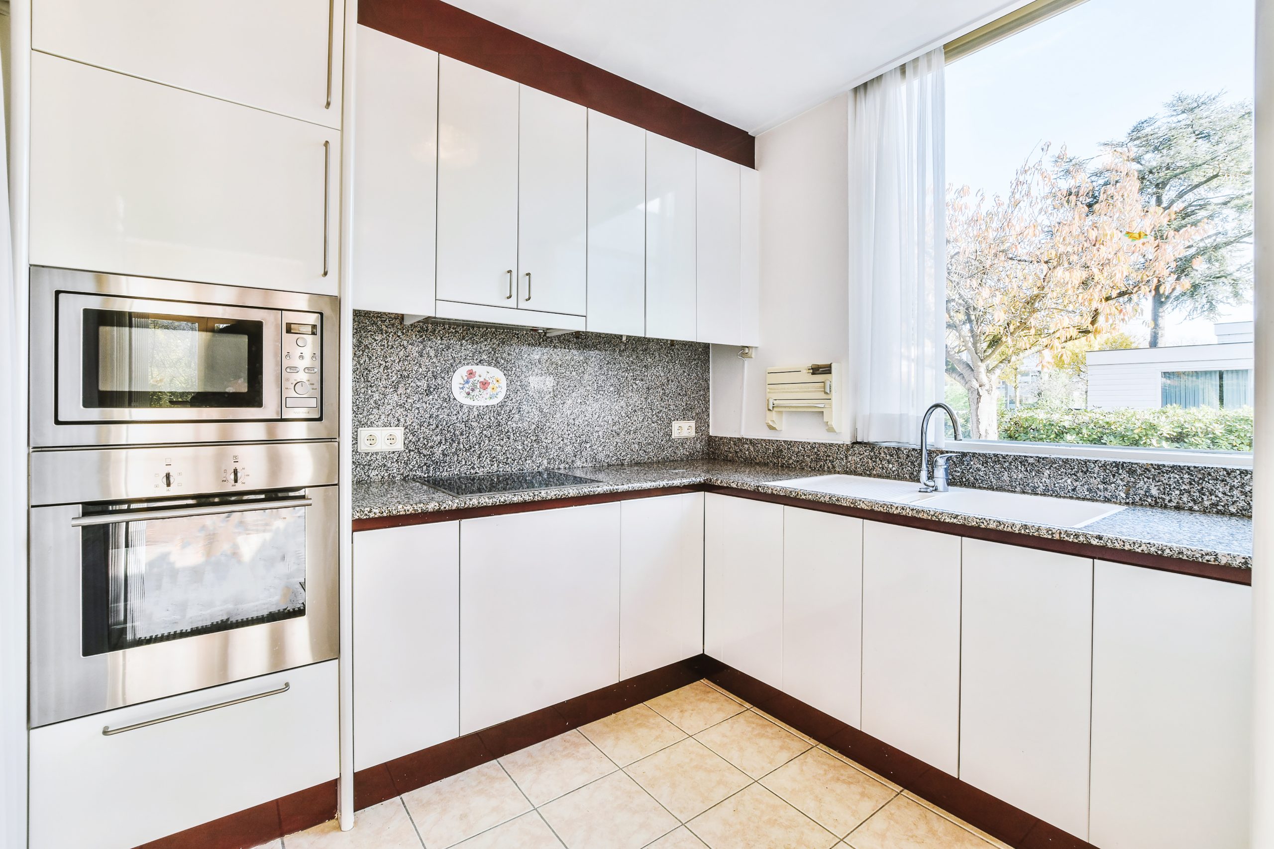 A cozy luxury kitchen in an elegant house
